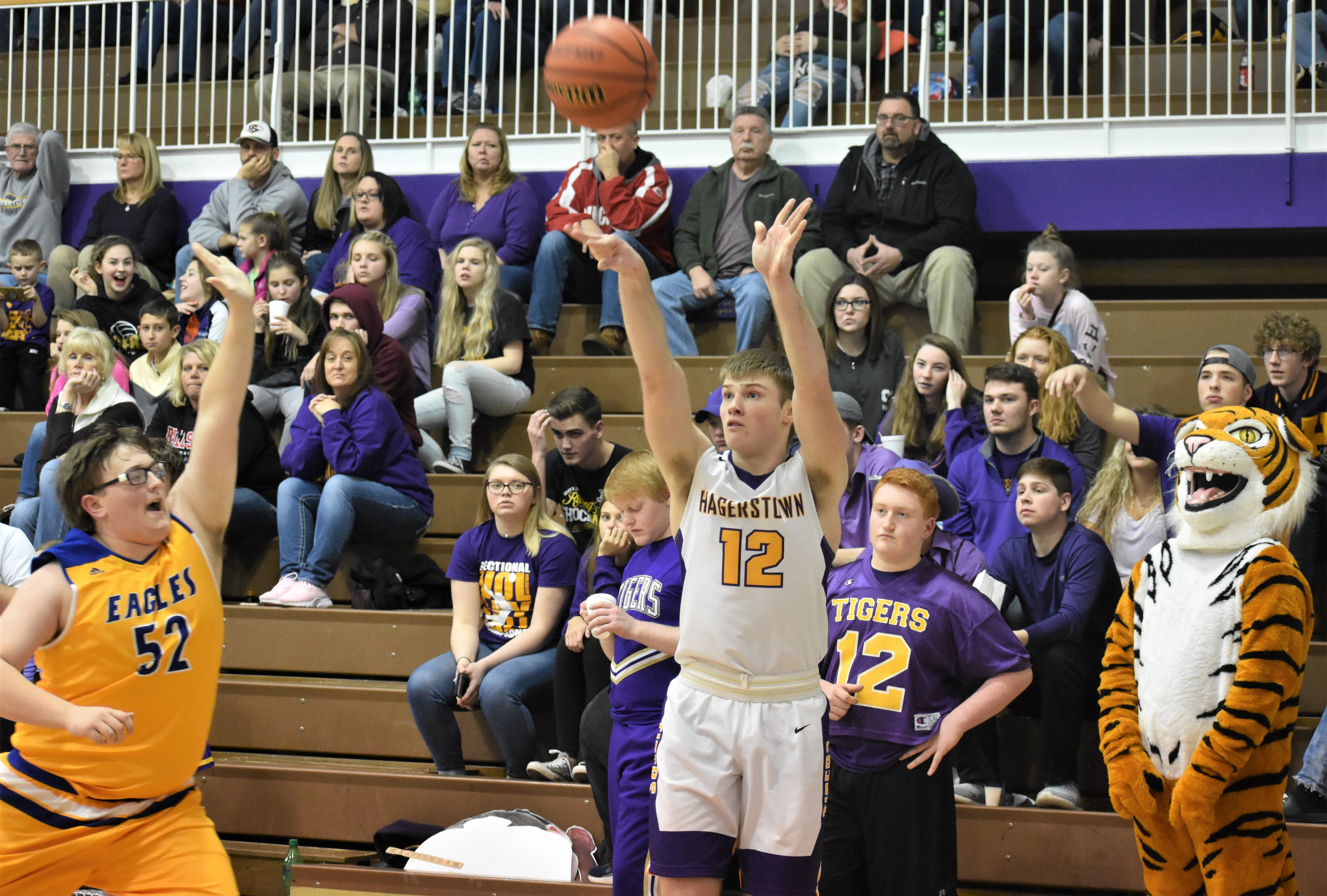 Tigers Win Fifth in a Row – Press Room Pass